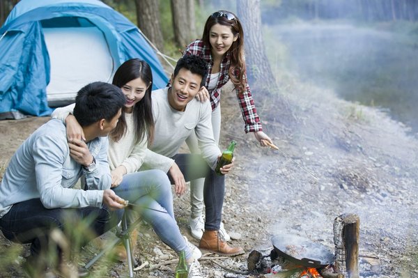 Quel type de vêtements faut-il emporter pour un séjour au Camping Rancho Davaine ?